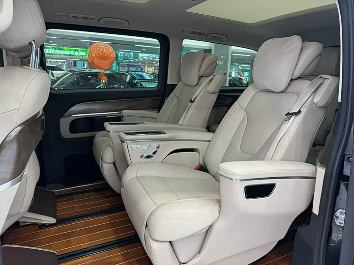 Фото 6 - Mercedes-Benz V-Class