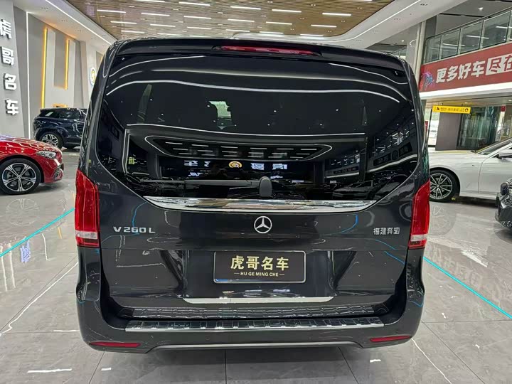 Фото 8 - Mercedes-Benz V-Class