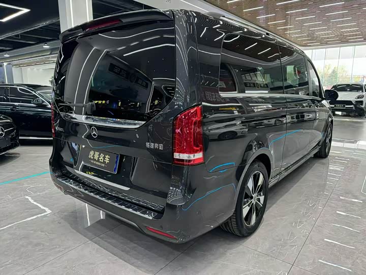 Фото 9 - Mercedes-Benz V-Class