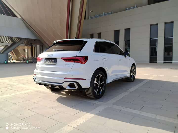 Audi Q3 2025 2025款 quattro 45周年典藏版 35TFSI 时尚动感型