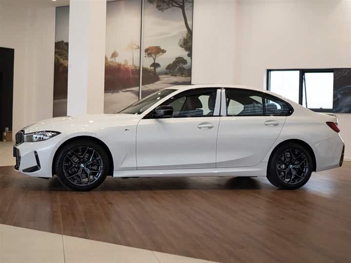 BMW 3 Series 2025 2025款 330i M运动曜夜套装