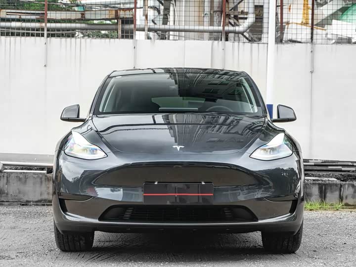 Zdjęcie 2 - Tesla Model Y