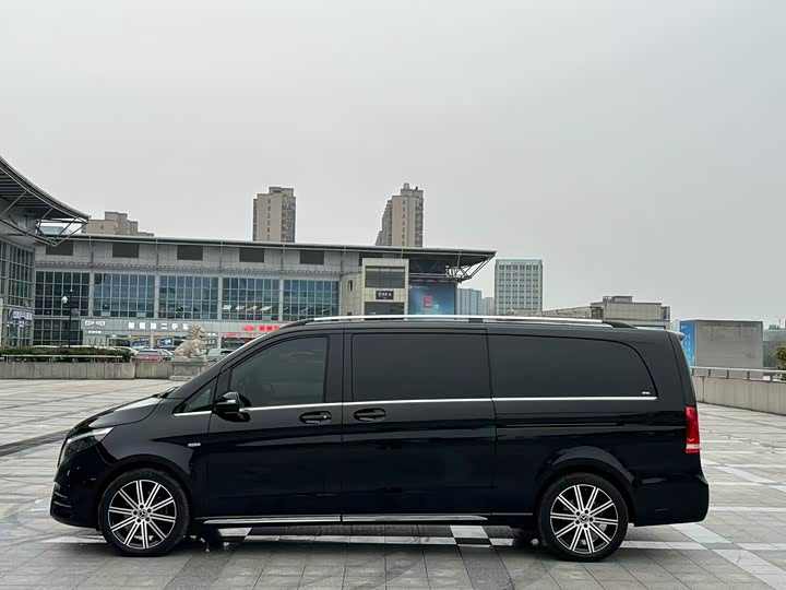 Фото 5 - Mercedes-Benz V-Class
