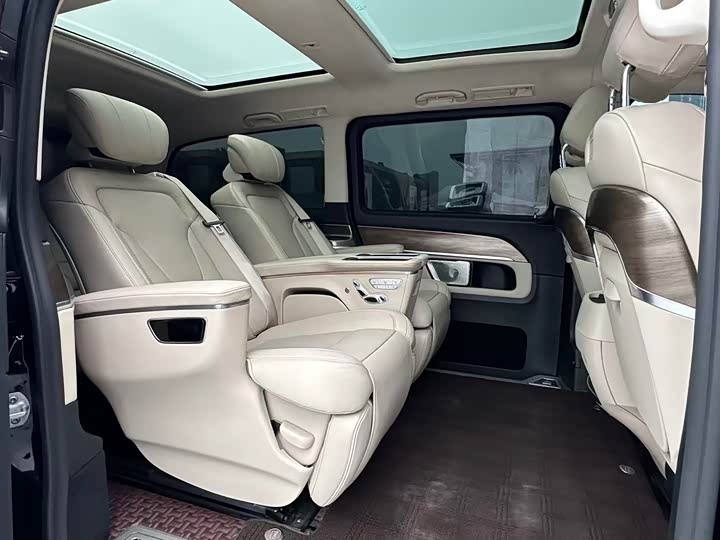 Фото 8 - Mercedes-Benz V-Class