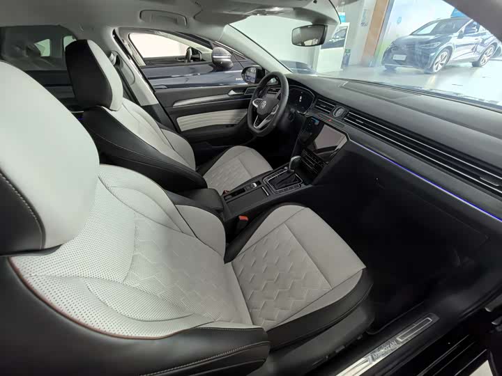 Фото 7 - Volkswagen Magotan