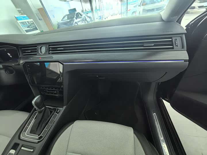 Фото 8 - Volkswagen Magotan