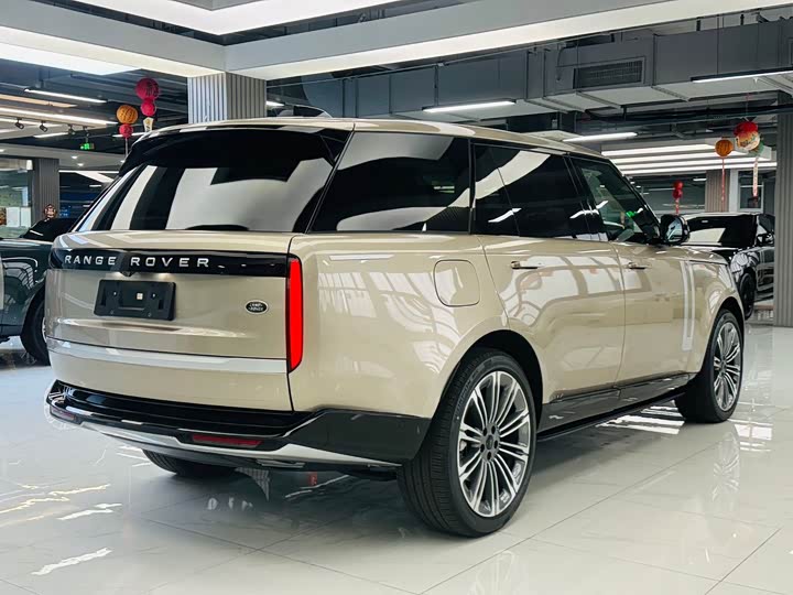 Land Rover Range Rover 2026 2026款 3.0 L6 400PS AB长轴版
