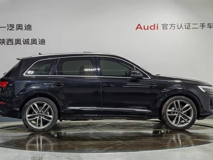 Audi Q7 2025 2025款 55 TFSI quattro S line运动型