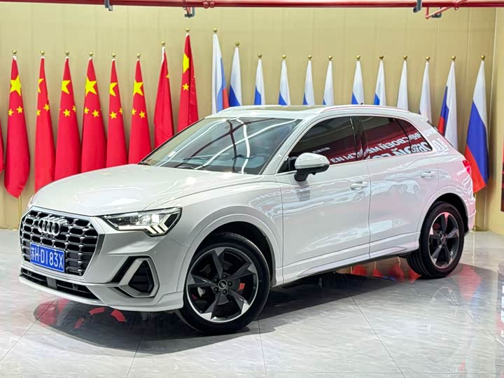 Фото 1 - Audi Q3