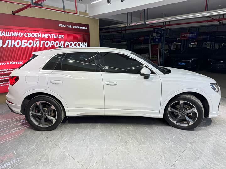 Фото 4 - Audi Q3