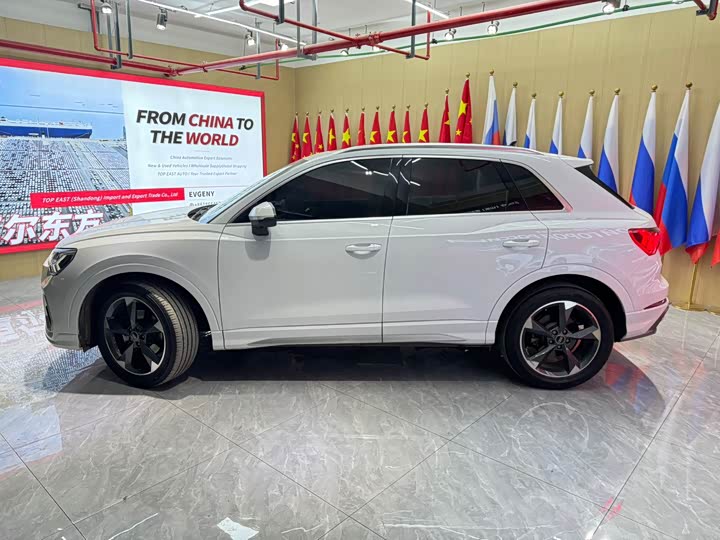 Фото 8 - Audi Q3