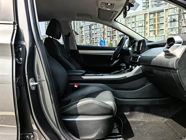 Geely Coolray 2025 2025款 1.5L CVT 超能