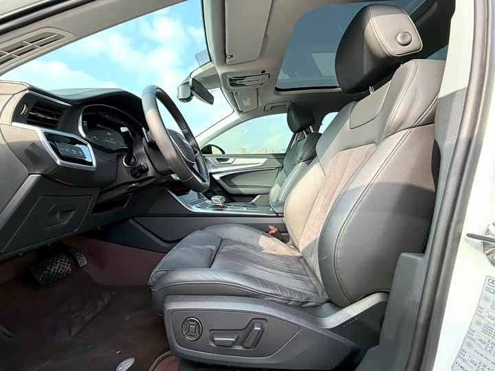 Audi A6 2022 2022款 Avant 先锋派 45 TFSI 臻选动感型