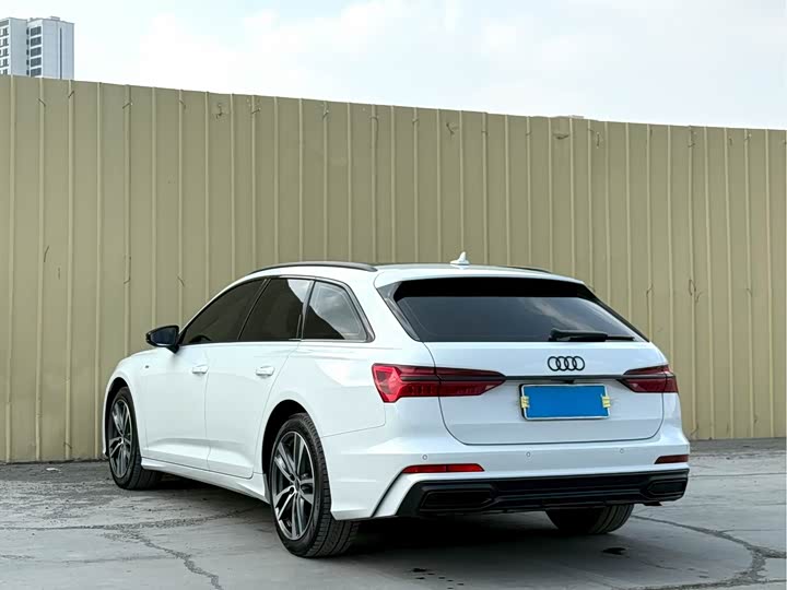Audi A6 2022 2022款 Avant 先锋派 45 TFSI 臻选动感型