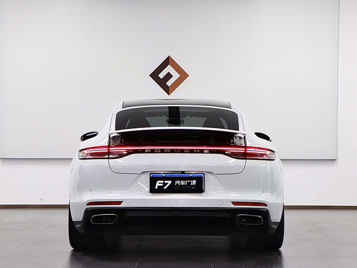 Фото 6 - Porsche Panamera