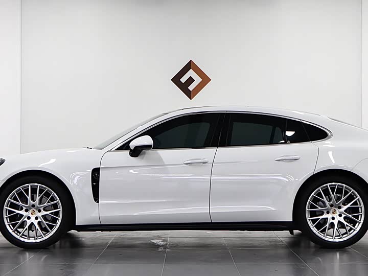 Фото 7 - Porsche Panamera