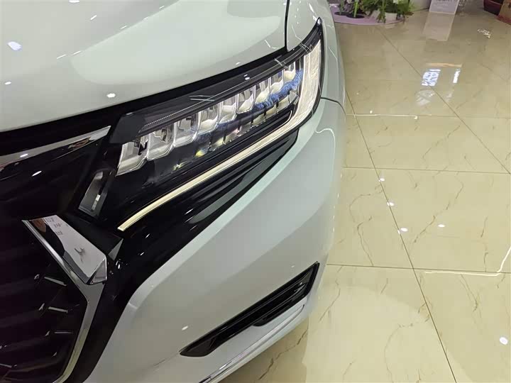 Фото 9 - Honda UR-V