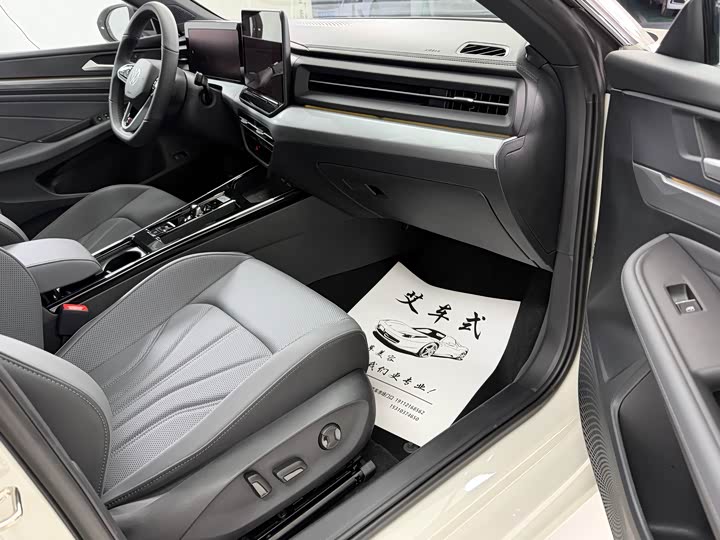 Volkswagen Lamando L 2026 2026款 凌渡L GTS 380TSI 凌风百万纪念版