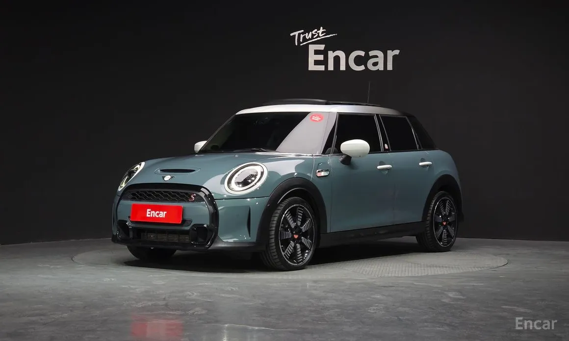 Photo 1 - Mini Cooper