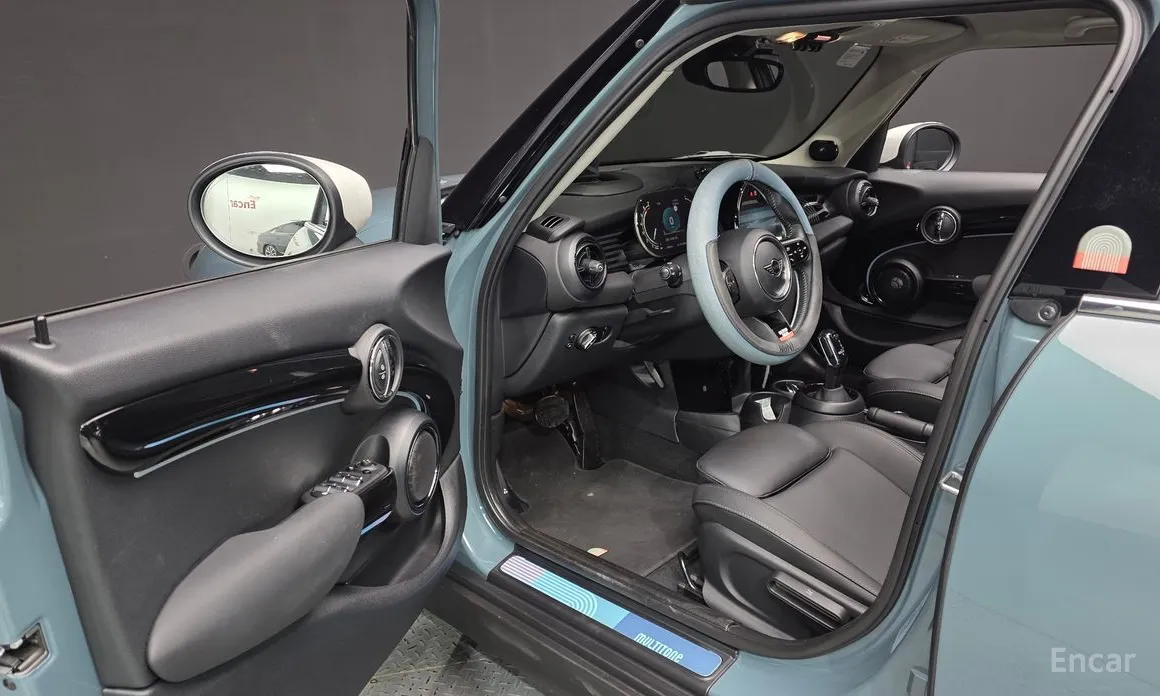 Photo 10 - Mini Cooper