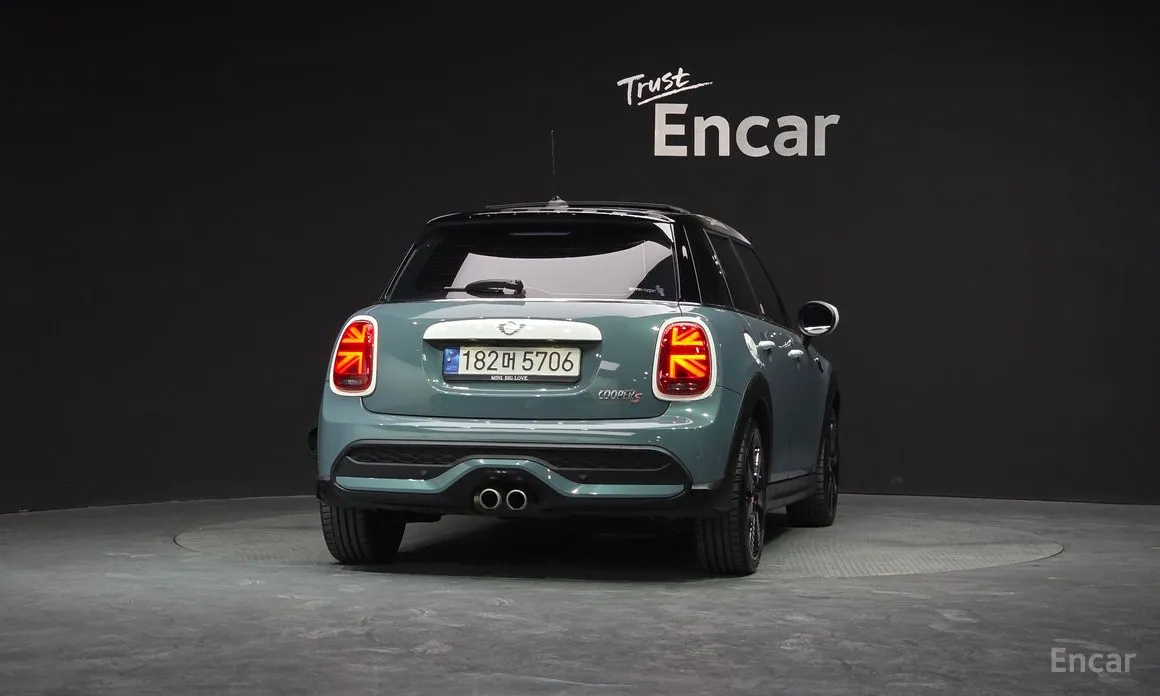 Photo 4 - Mini Cooper