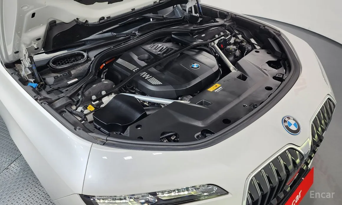 BMW 7 Series 2022 750e xDrive M Sport