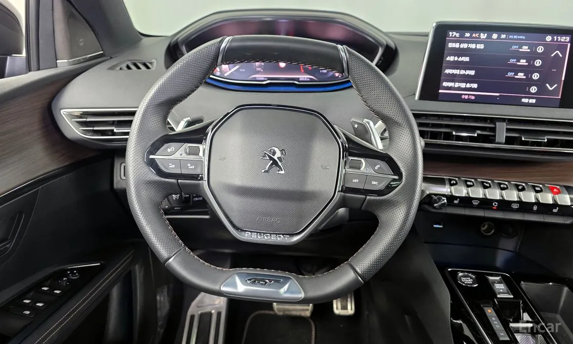 Фото 13 - Peugeot 5008
