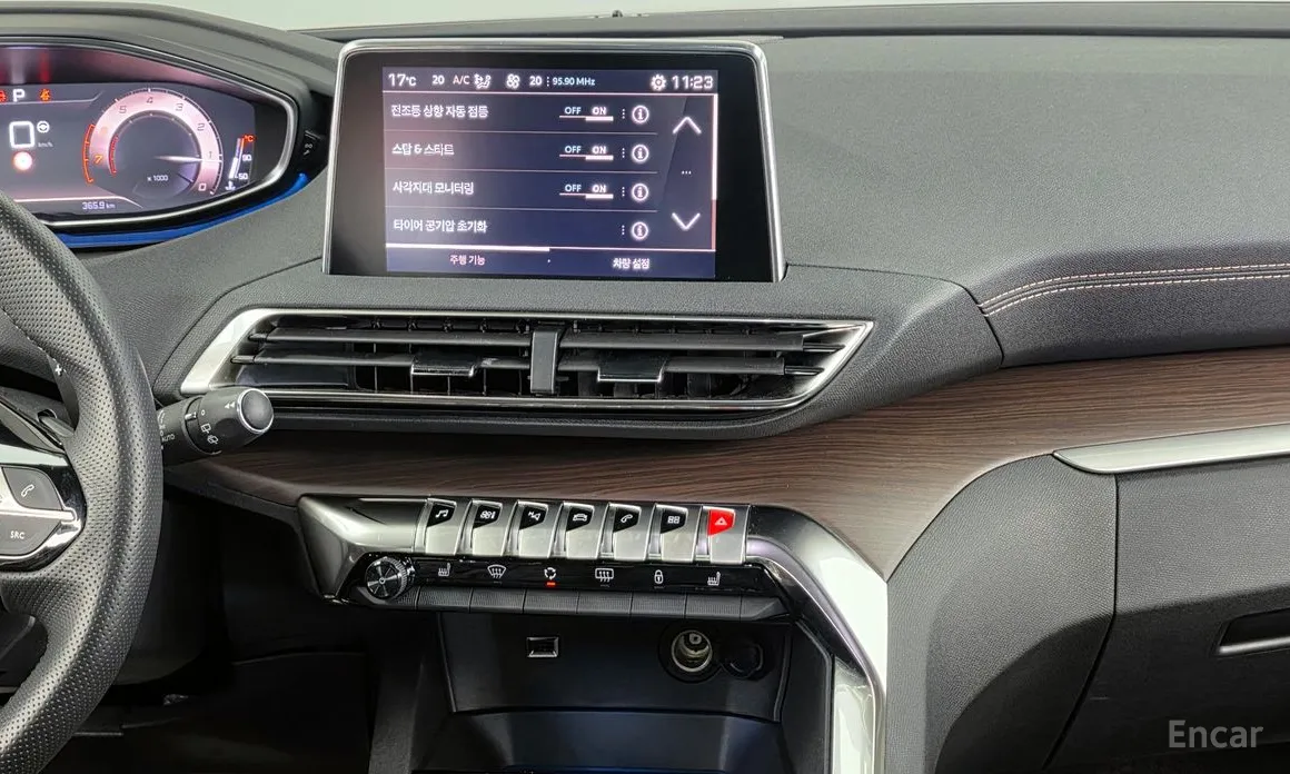 Фото 14 - Peugeot 5008