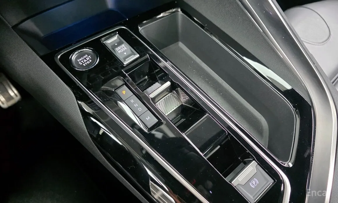 Фото 9 - Peugeot 5008