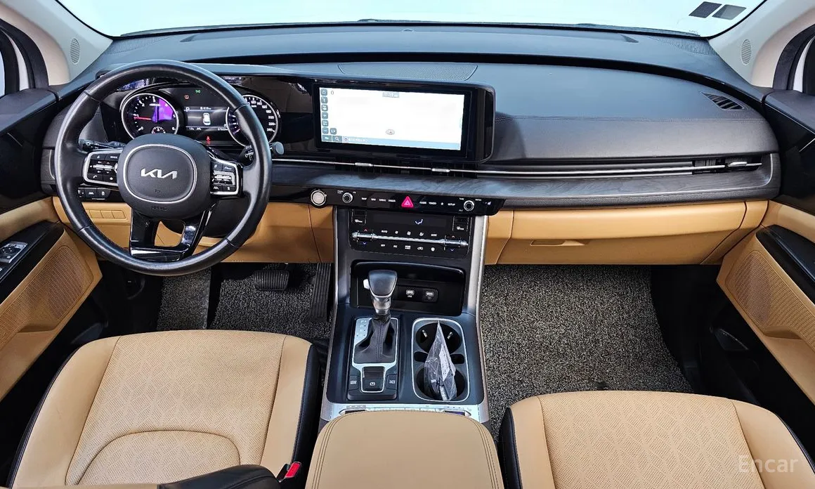 Photo 7 - Kia Carnival