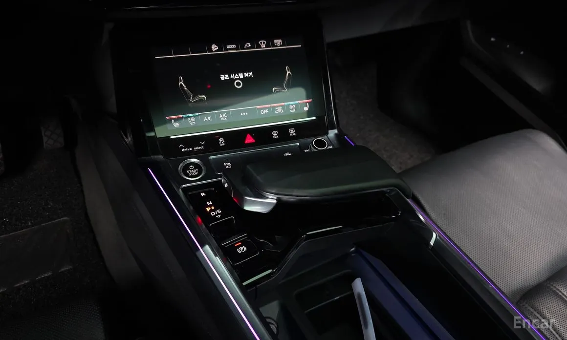 Фото 9 - Audi e-tron