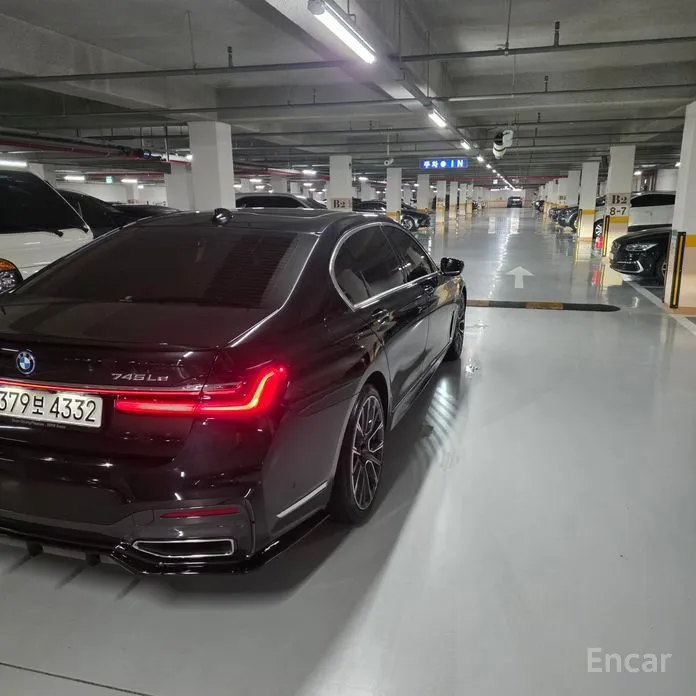 BMW 7 Series 2015 745Le iPerformance M Sport