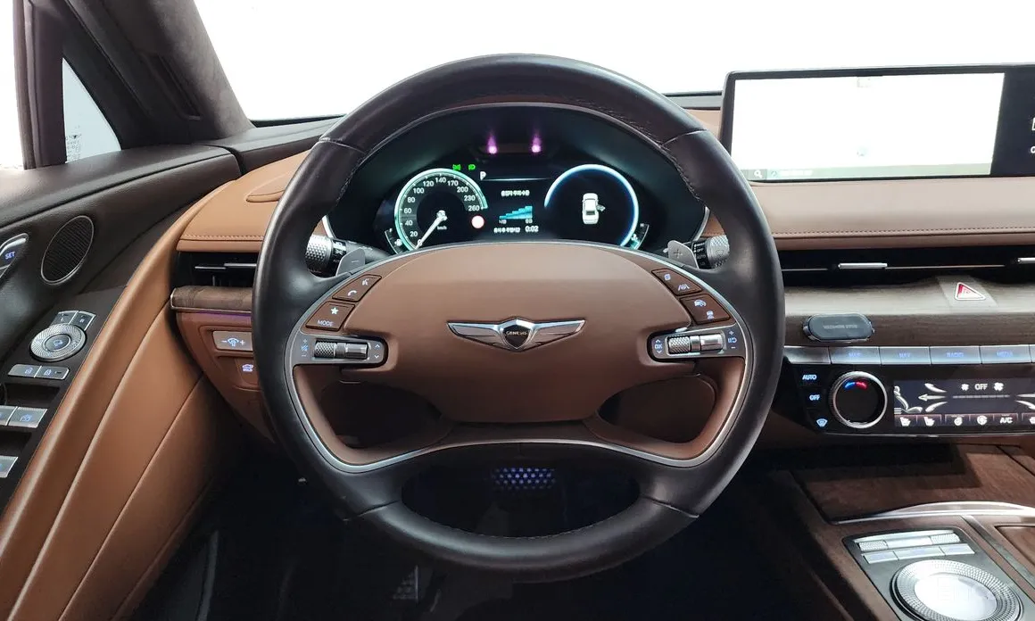Фото 13 - Genesis G80