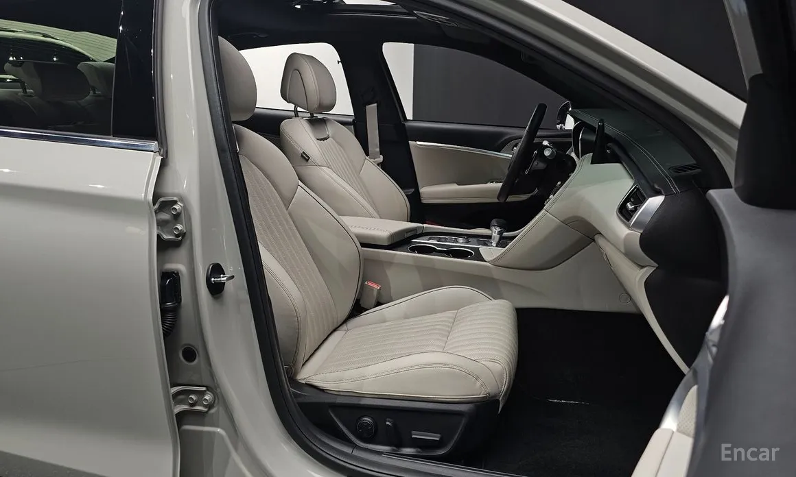 Genesis G70 2020 Gasoline 2.5T 4WD