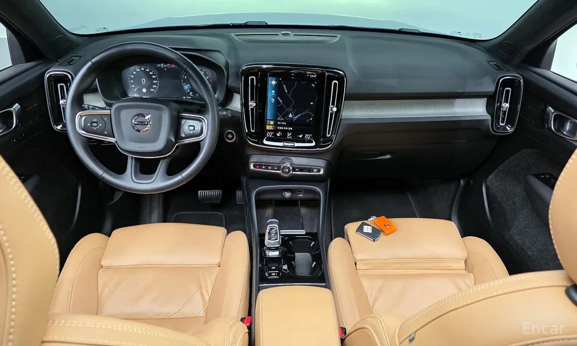 Фото 7 - Volvo XC40