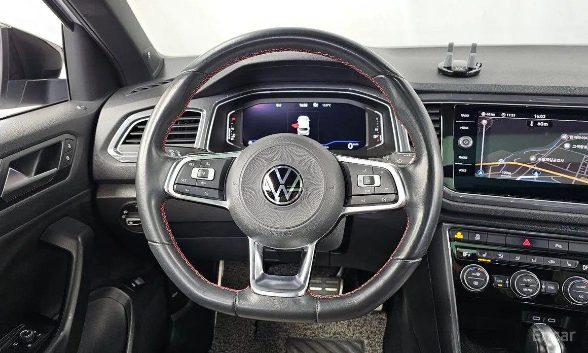 Фото 13 - Volkswagen T-Roc