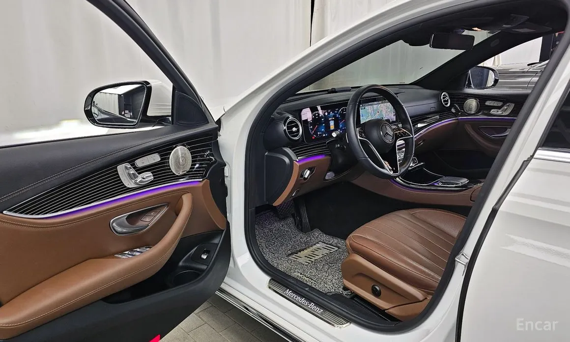 Фото 10 - Mercedes-Benz E-Class