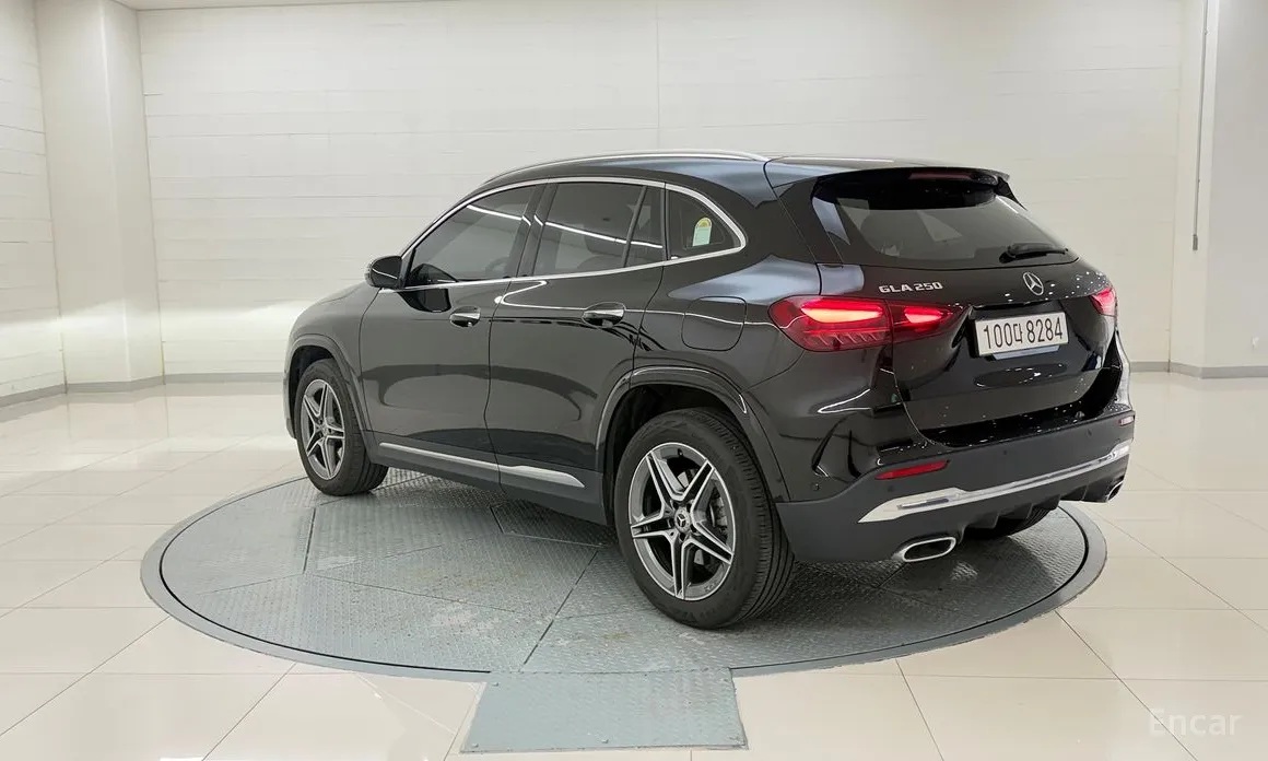 Фото 3 - Mercedes-Benz GLA-Class
