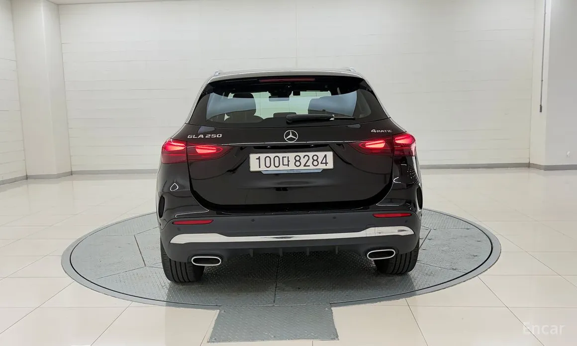 Фото 4 - Mercedes-Benz GLA-Class