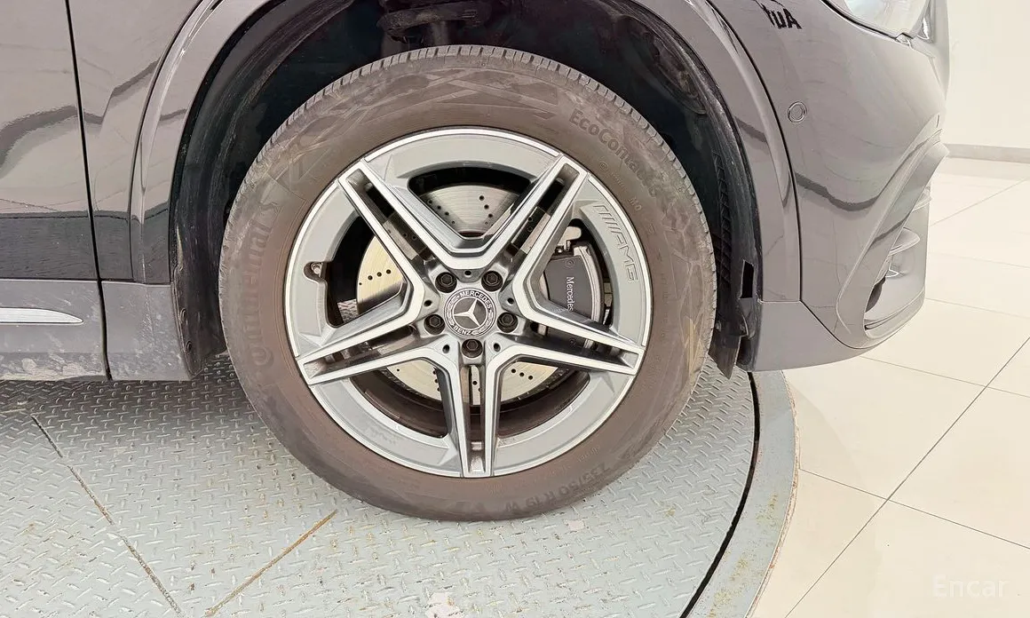 Фото 9 - Mercedes-Benz GLA-Class
