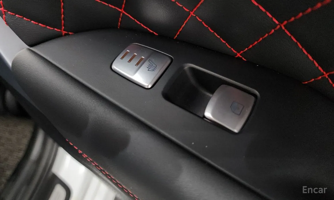 Photo 18 - Genesis G70