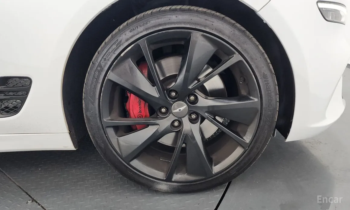 Photo 5 - Genesis G70