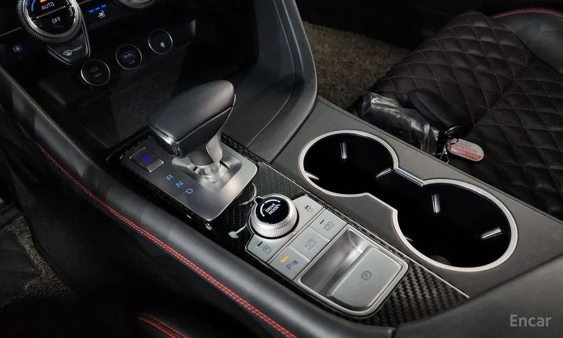 Photo 9 - Genesis G70
