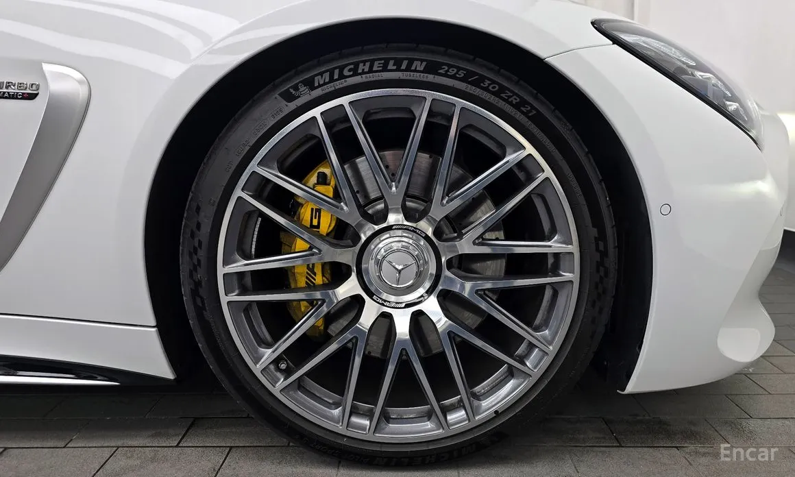 2025 Mercedes-Benz AMG GT