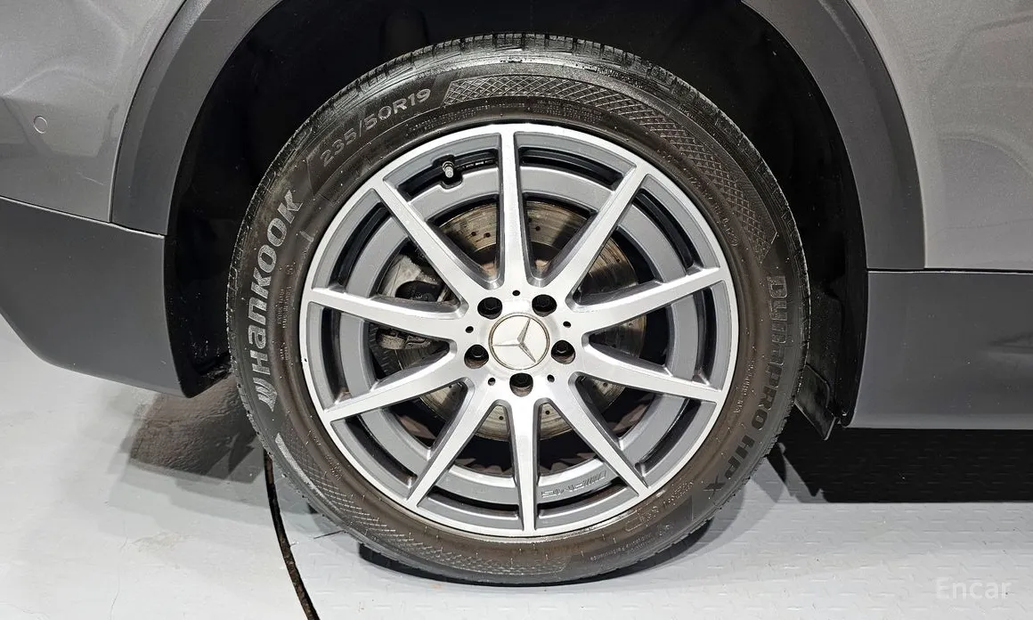 Mercedes-Benz GLB-Class 2020 AMG GLB35 4MATIC