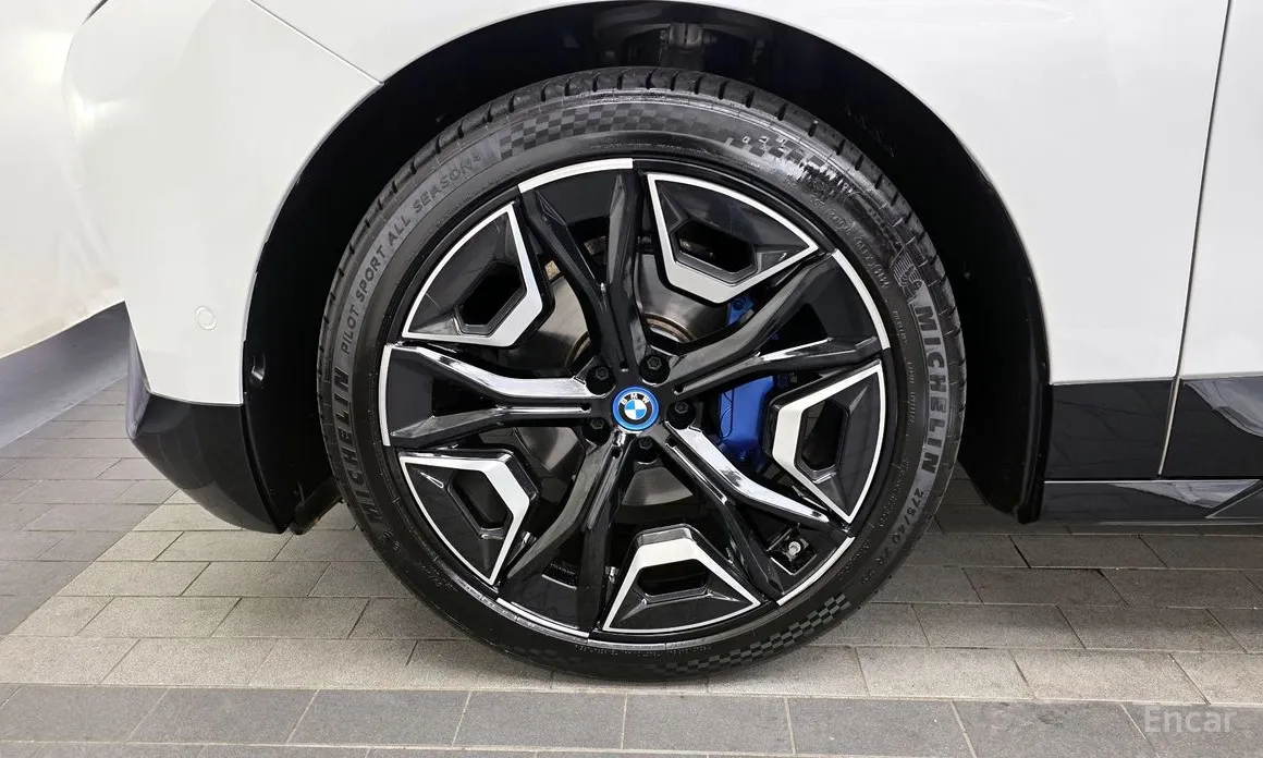 2021 BMW iX