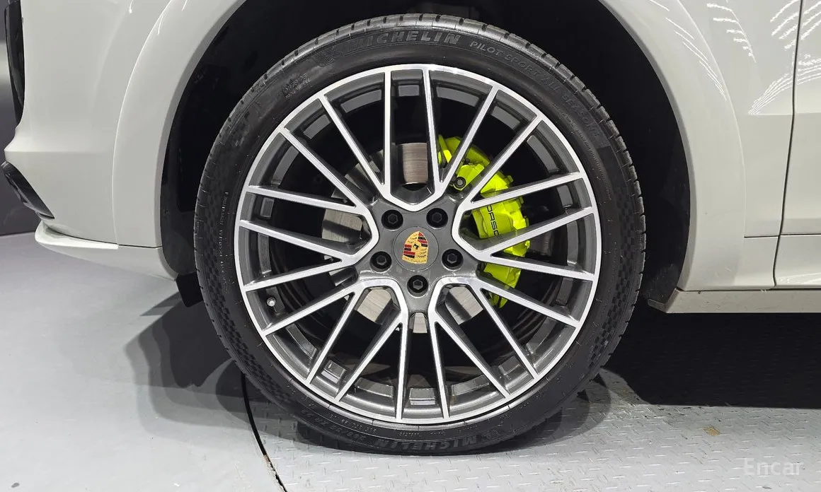 Porsche Cayenne 2019 3.0 E-HYBRID COUPE PLATINUM EDITION