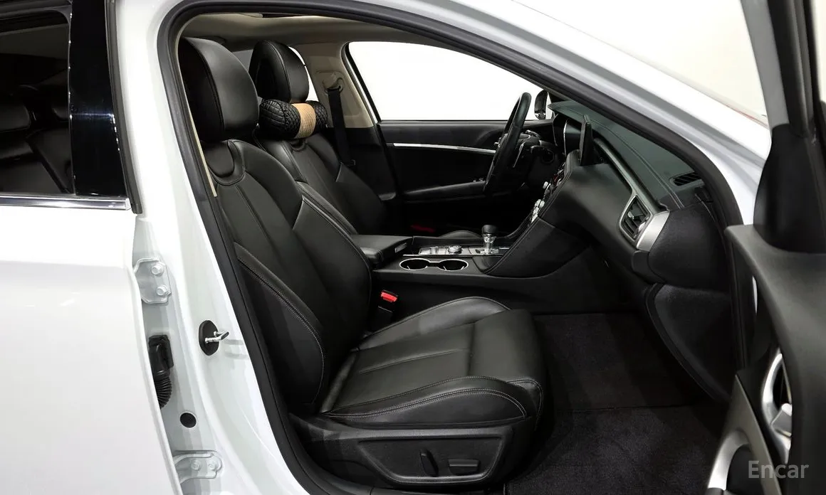 Genesis G70 2020 Gasoline 2.0T 4WD