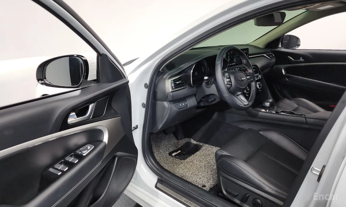 Photo 10 - Genesis G70