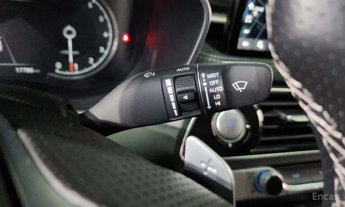 Photo 14 - Genesis G70